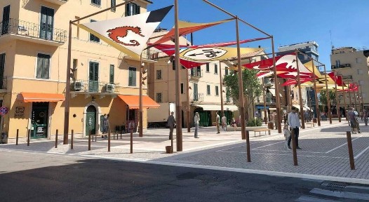 Locale commerciale in Vendita