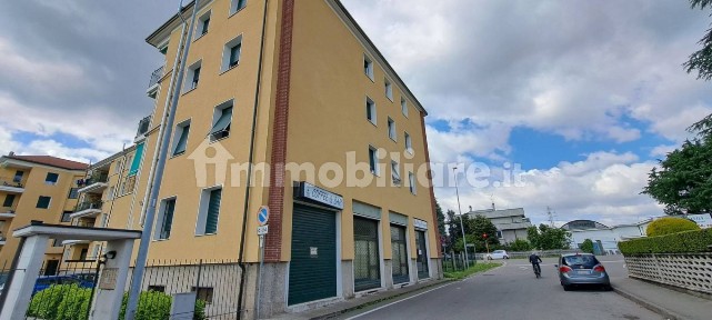 Cesano Maderno, Via Calabria, 2