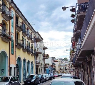 Locale commerciale in Vendita