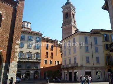 Locale commerciale in Vendita