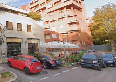 Locale commerciale in Vendita
