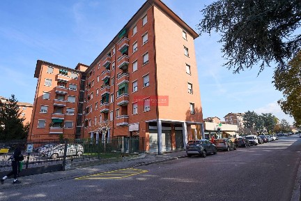 Locale commerciale in Vendita