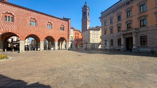 Locale commerciale in Vendita