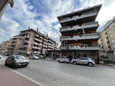 Locale commerciale in Vendita
