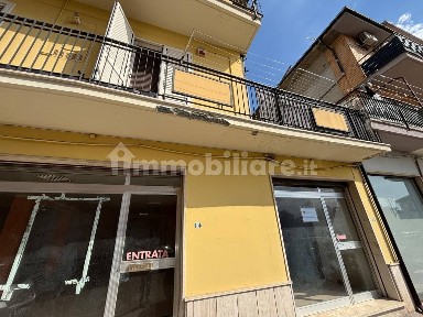 Locale commerciale in Vendita