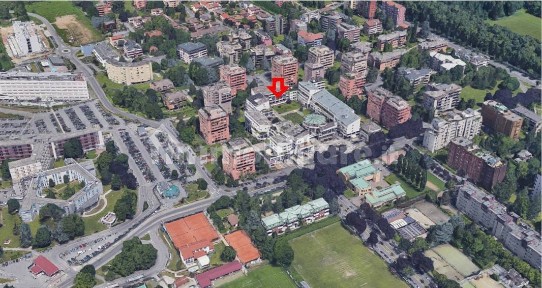 Locale commerciale in Vendita