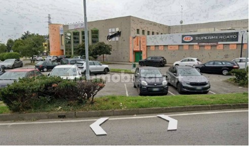 Locale commerciale in Vendita