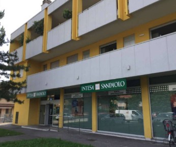 Locale commerciale in Vendita