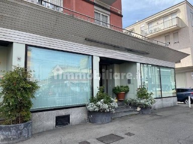 Limbiate, Corso Milano, 10