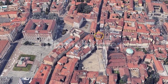Locale commerciale in Vendita