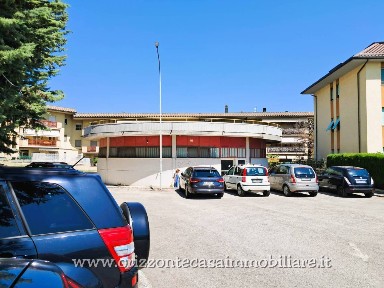 Locale commerciale in Vendita