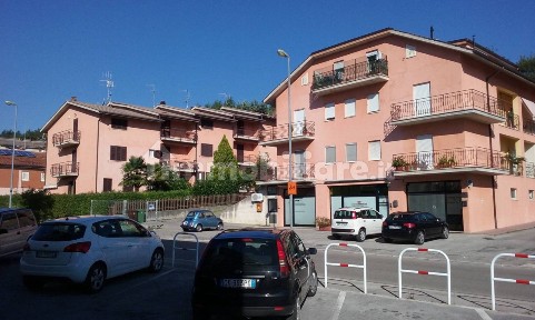 Locale commerciale in Vendita