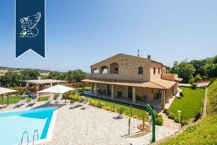 Agriturismo in Vendita
