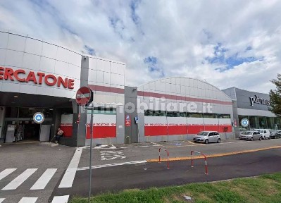 Negozio all'asta via allo Stadio, Seregno