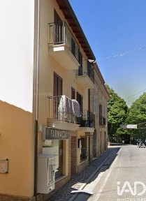 Locale commerciale in Vendita