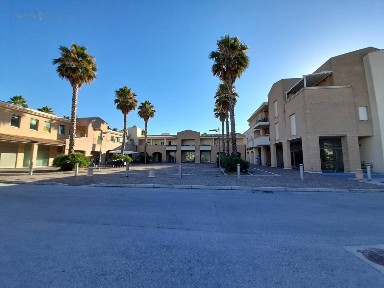 Locale commerciale in Vendita