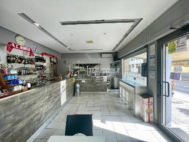 Locale commerciale in Vendita