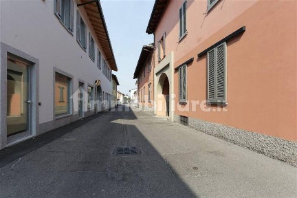 Locale commerciale in Vendita