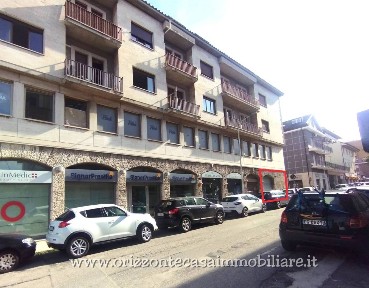 Locale commerciale in Vendita