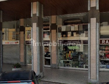 Locale commerciale in Vendita