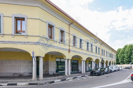 Locale commerciale in Vendita