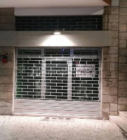 Locale commerciale in Vendita