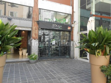 Locale commerciale in Vendita