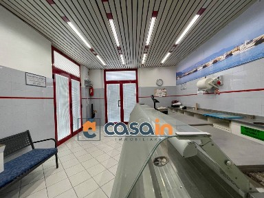 Locale commerciale in Vendita