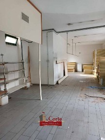 Locale commerciale in Vendita