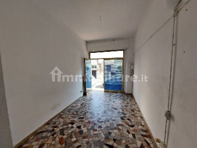 Locale commerciale in Vendita