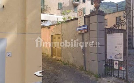 Negozio all'asta via del Seminario, 9/11, Pescia