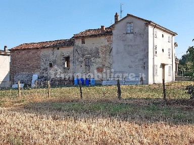 Casa colonica, da ristrutturare, 298 m², Vigolzone