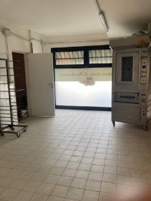 Locale commerciale in Vendita