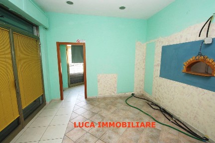 Locale commerciale in Vendita
