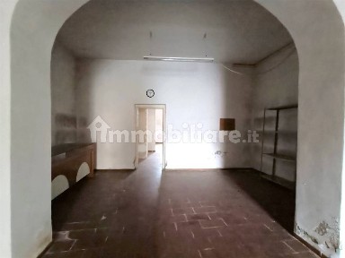 Locale commerciale in Vendita