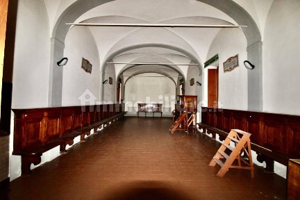 Locale commerciale in Vendita