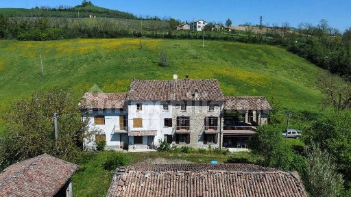 Cascina via Roma No Number, Alta Val Tidone