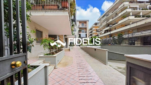 Quadrilocale viale Venezia Giulia 73, Centro, Andria