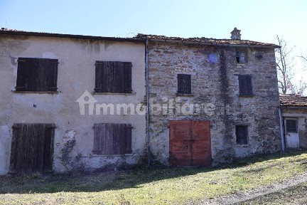 Rustico, da ristrutturare, 170 m², Centro, Farini