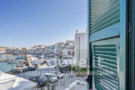 Trilocale via Ognissanti 23, Trani