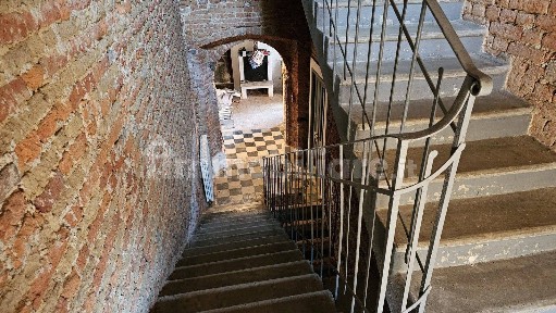 Castel San Giovanni, Piazza Carlo Bergonzi, 9A