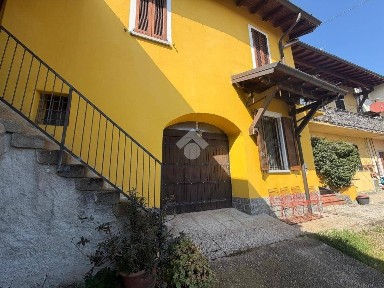 Quadrilocale via C. Battisti 92, Lozza