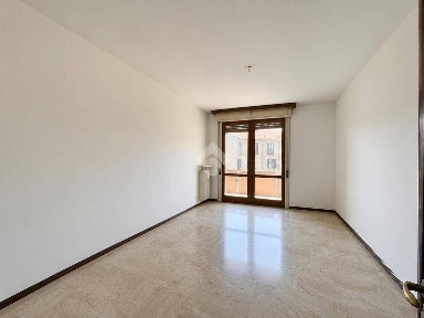 Trilocale piazza Biroldi 20, Giubiano - San Carlo, Varese