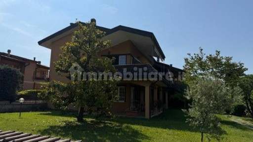 Trilocale via Mauro Venegoni 61, Fagnano Olona