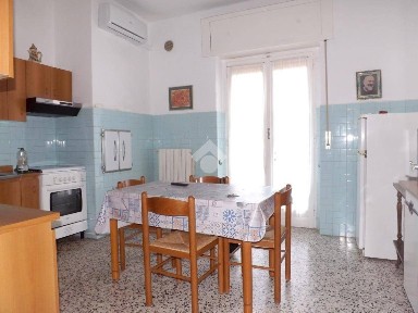 Trilocale via la Marina 23, Bisceglie