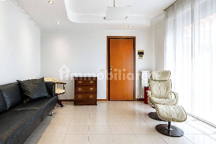 Trilocale via Roma 85, Saronno