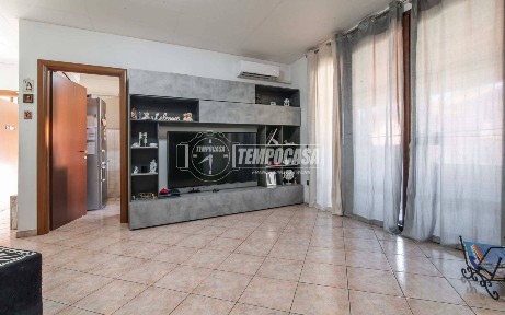 Trilocale via Meucci 7, Saronno