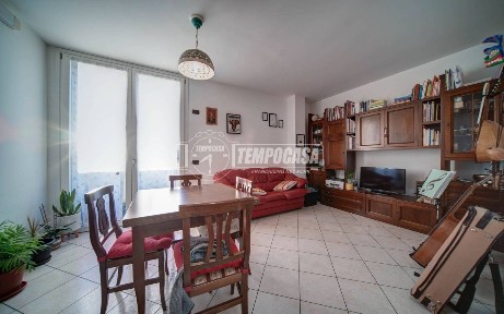Bilocale via XXV Aprile 7, Centro, Azzate