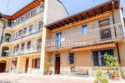 Trilocale via A. Manzoni, 34, Venegono Inferiore
