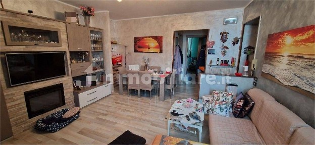 Quadrilocale via Paolo Busti 55, Venegono Superiore